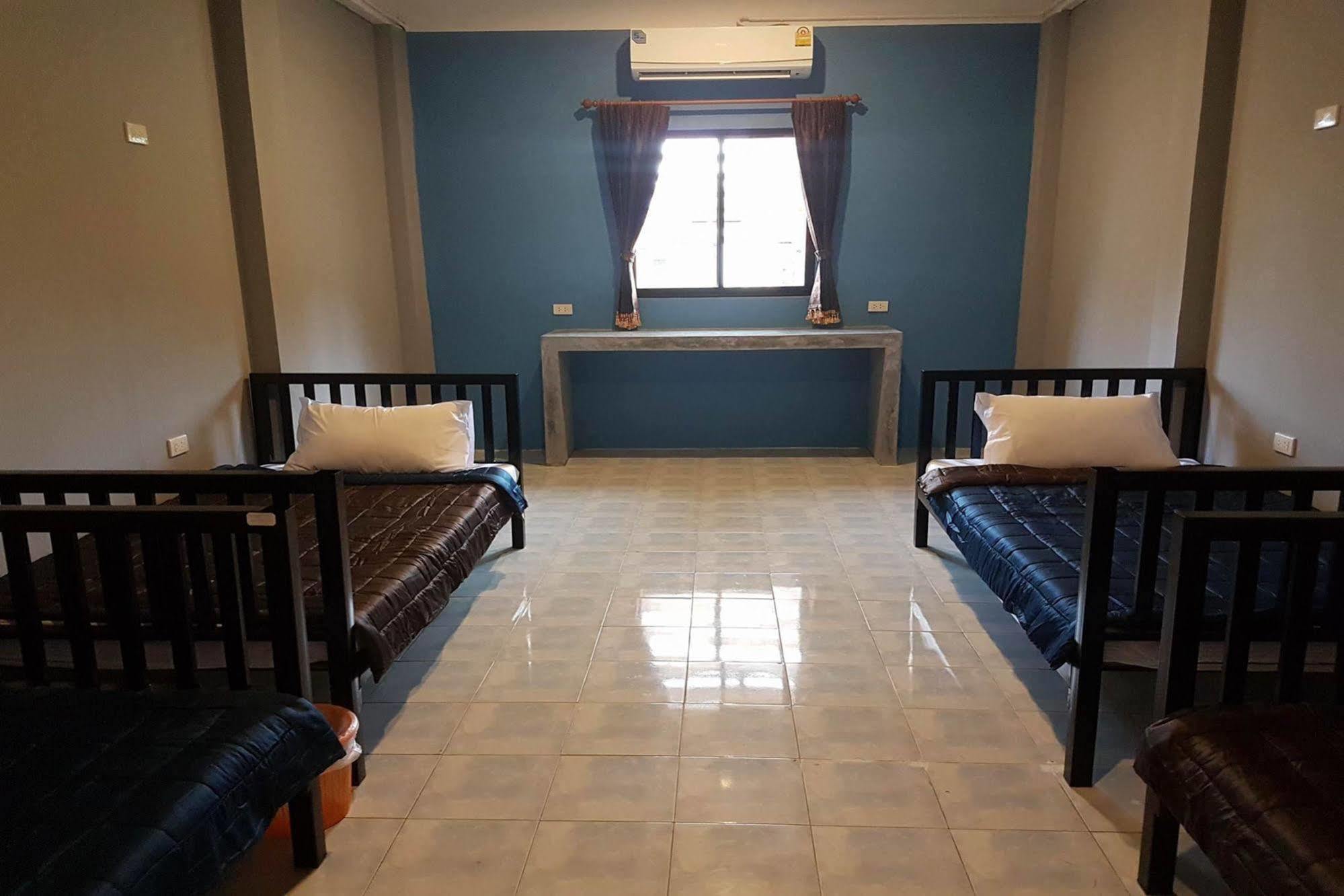 K-Bunk Aonang Center Hotell Ao Nang Exteriör bild